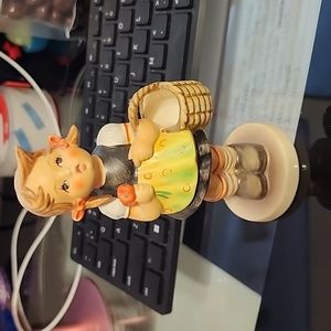 Vintage Goebel Hummel #98/0 Girl with Basket figurine